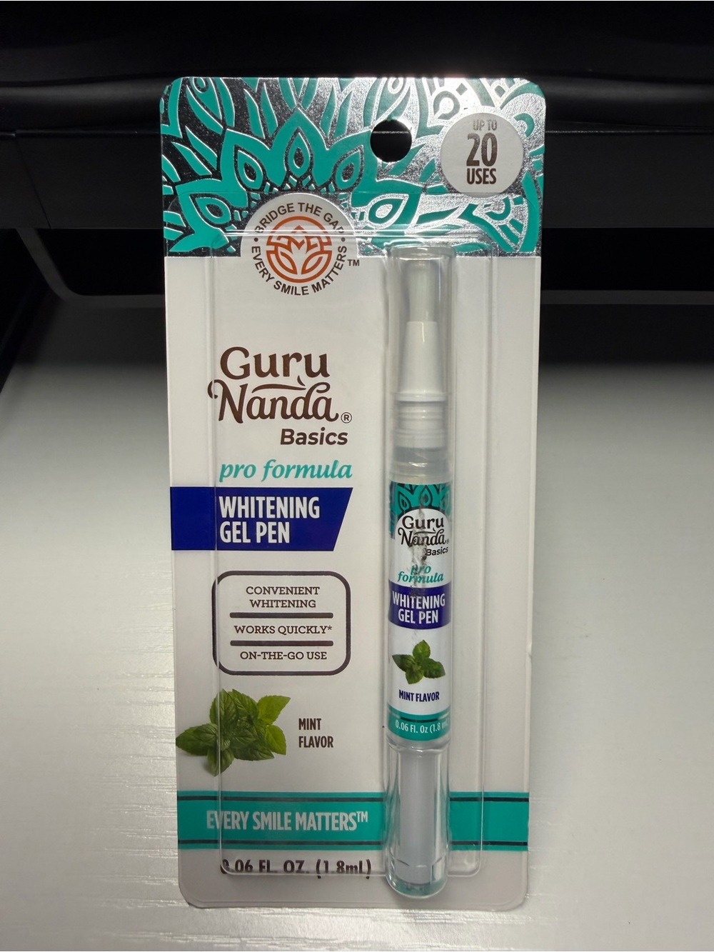 Guru Nanda Basics Pro Formula Whitening Gel Pen - Mint (White)